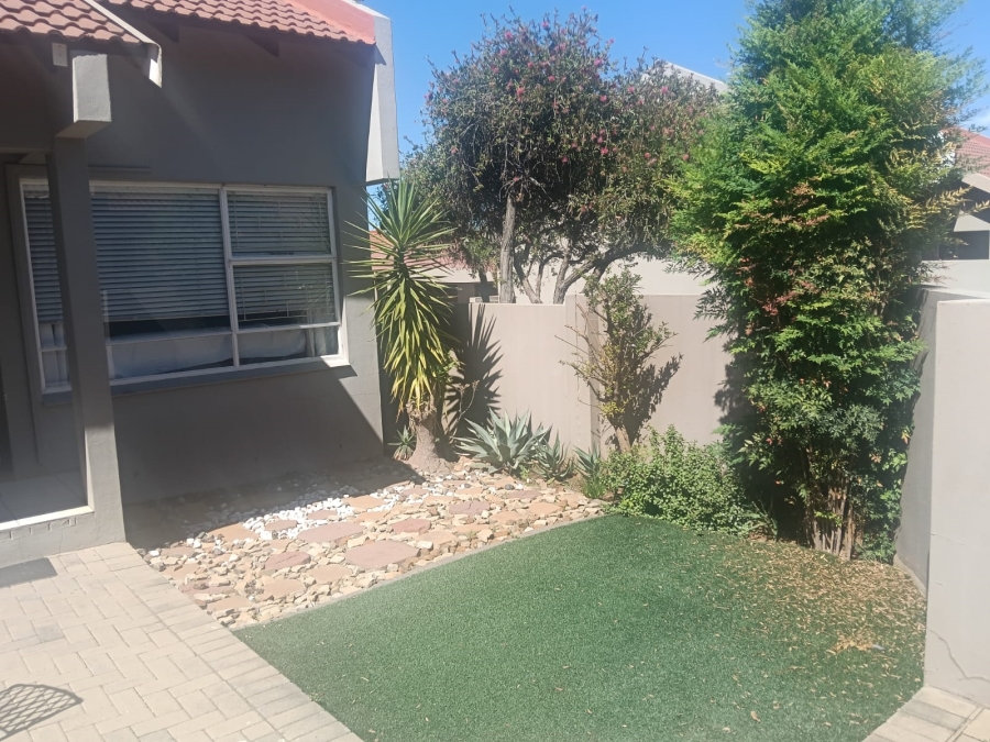 To Let 3 Bedroom Property for Rent in Langenhovenpark Free State